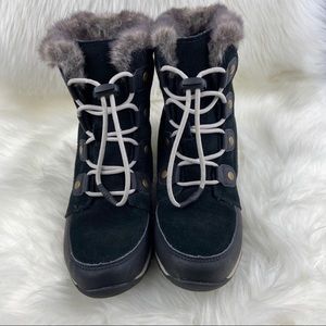 SOREL LACE UP WINTER BOOTS